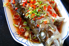 清蒸桂鱼的做法，保持了桂鱼的鲜美，颜色淡雅，味道可口，鲜香浓郁