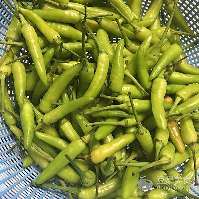 能让你胃口打开的开胃小菜自制泡椒方法图解