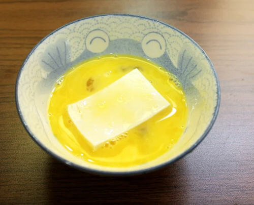 香煎黄花鱼，鱼肉口感细致，豆腐外酥内嫩