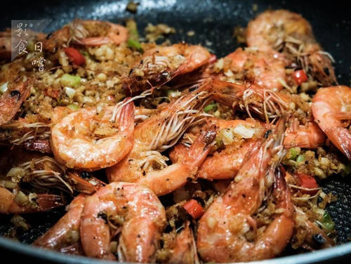 高级版避风塘炒虾，口感咸香，细致又弹牙
