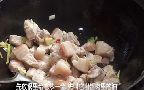 家庭红烧肉，肉质酥烂，口感软而不硬