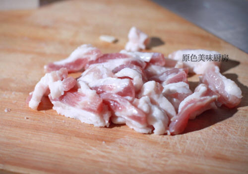 吃一次就会上瘾的五花肉豆腐煲最简单做法介绍