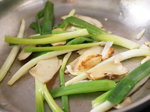 很多人无法抵抗的美食：冰糖红烧肉的做法图解