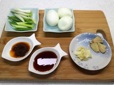 这道不辣的湖南蛋推荐不吃辣的朋友们享用
