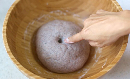 教大家巧用打黑豆的豆浆渣做黑豆渣刀切馒头
