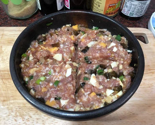 做法简单味道鲜香的咸蛋瓜仔肉