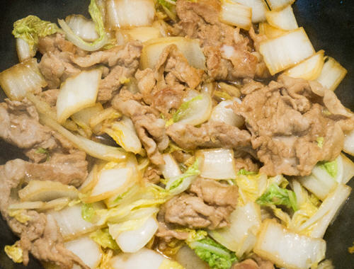 浓稠软嫩的大白菜烧五花肉做法图解