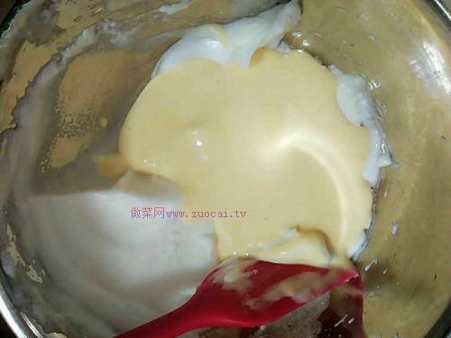 柔软细腻不开裂，简单无难度的杯子蛋糕的做法