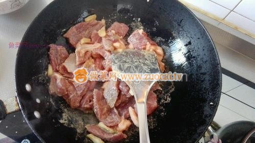 做法简单，美味可口，营养丰富的卡通兔咖喱牛肉饭