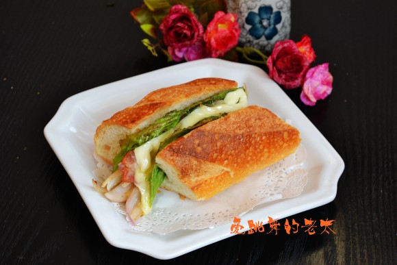外表酥脆，口感十分美妙的法棍三明治的做法介绍