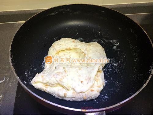 不沾牙甜度适中，奶味十足的花生牛轧糖的做法介绍