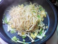 鸡蛋炒饼的家常做法  鸡蛋炒饼怎么做简单又好吃