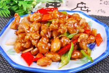 溜肉段的做法，大厨教你这样做，外脆里嫩，咸香适口