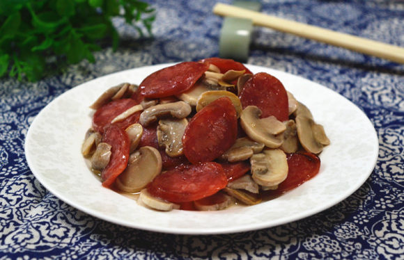 腊肠炒口蘑的家常做法(腊肠炒菇类)