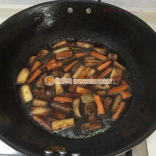 杏鲍菇胡萝卜烧的做法