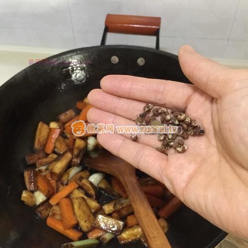 杏鲍菇胡萝卜烧的做法