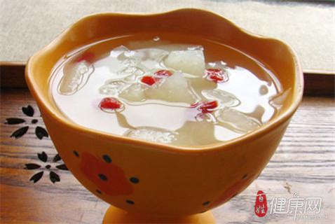 做月子期间什么可以吃呢(做月子期间什么菜可以和肉一起吵)