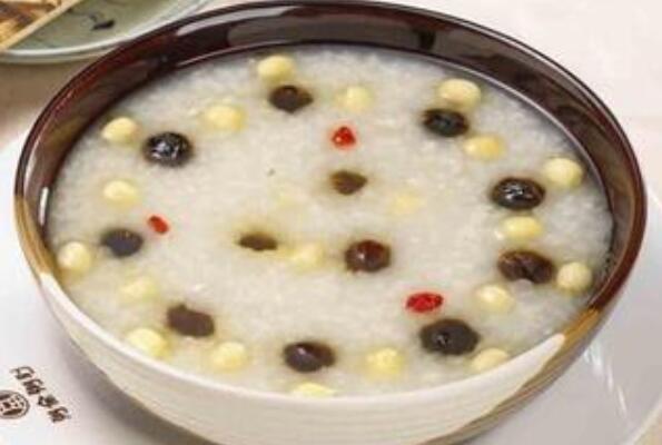 尿路感染对孕妇和胎儿有何危害，吃什么缓解
