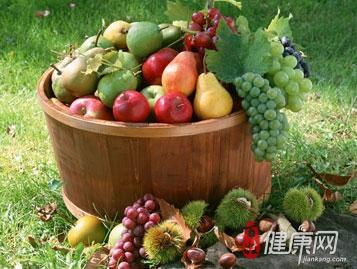 哺乳期间不能吃什么呢(哺乳期间不能吃的食物和水果有哪些?)