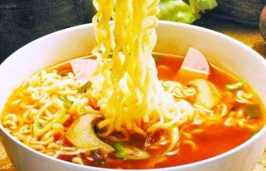 2岁儿童可以吃泡面吗，垃圾食品不能多吃