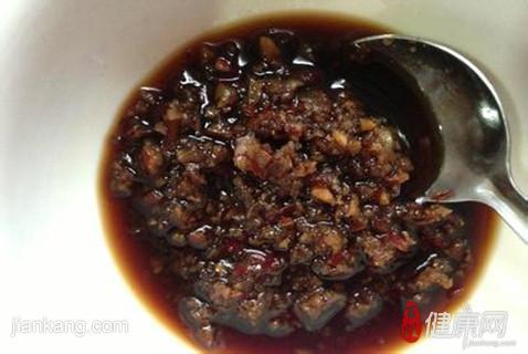 婴儿6-12个月的七个食谱有哪些(6到12个月宝宝发育标准)