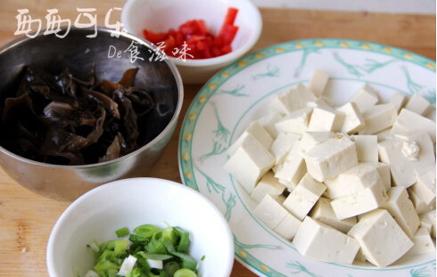 黄豆酱烧豆腐的做法,黄豆酱烧豆腐怎么做好吃的做法步骤1