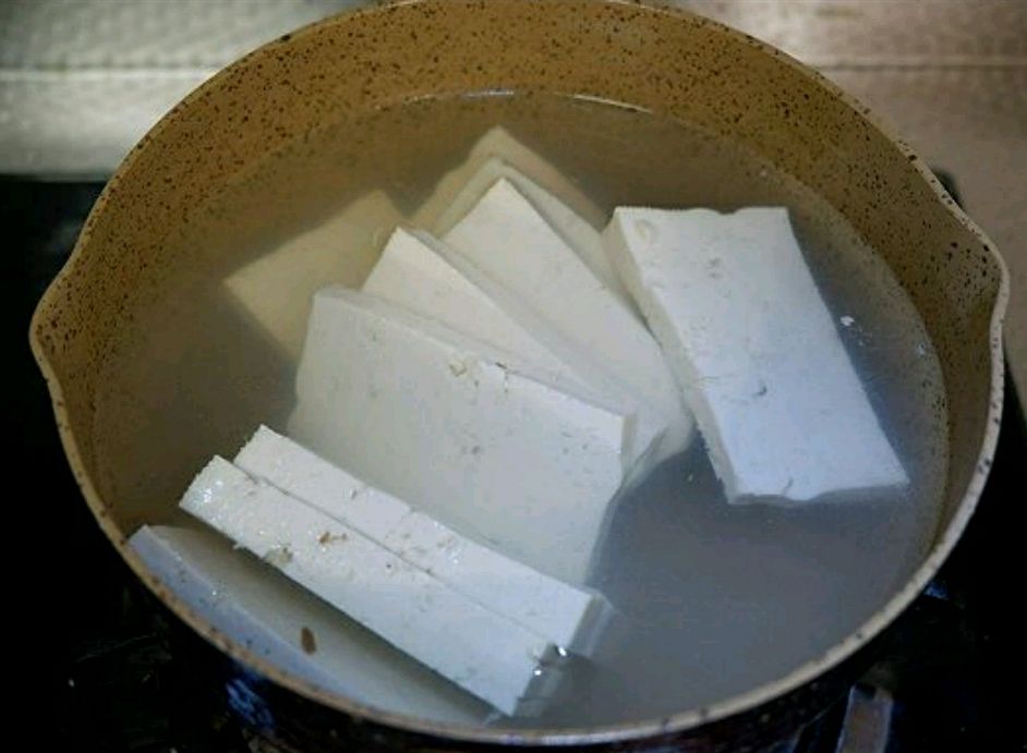 红白豆腐炖肉末的做法步骤5