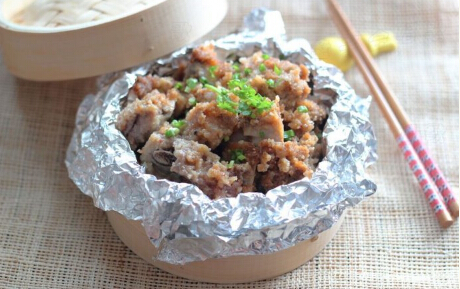 粉蒸芋艿排骨的做法,粉蒸芋艿排骨怎么做好吃(粉蒸排骨蒸芋头怎么做好吃)