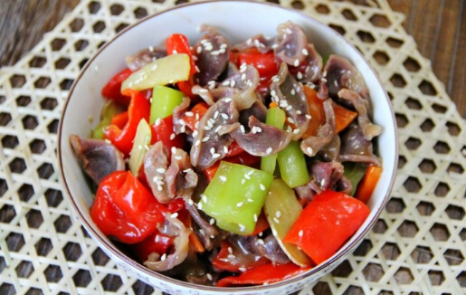 红椒炒蚝油鸡胗的做法(蚝油烧鸡肉怎么好吃)