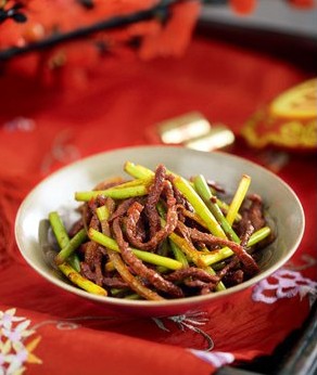 干煸牛肉丝的做法(干煸牛肉丝的做法和步骤)