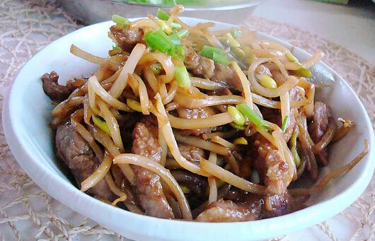 绿豆芽炒牛肉的做法