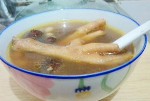 花生红枣鸡爪汤