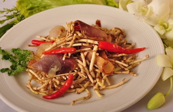 鱼腥草炒香肠