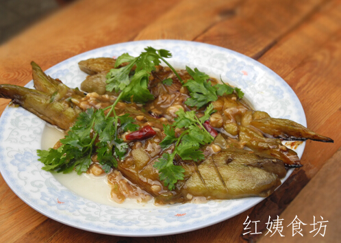 红烧茄子鱼的做法(红烧鱼和茄子的家常做法简单)