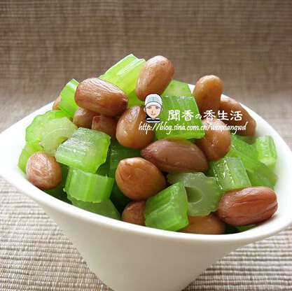 花生炒芹菜的制作(花生炒芹菜怎么炒的视频?)