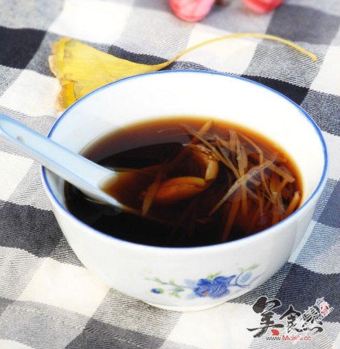 驱寒暖胃——生姜红糖水