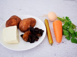 什锦酸辣汤_酸辣什锦蔬菜自煮火锅