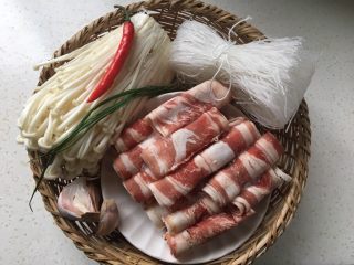 酸汤金针肥牛 酸汤金针肥牛