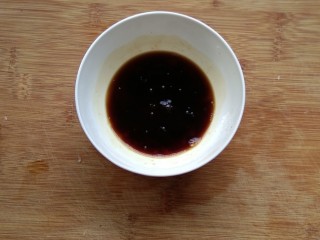 耗油西葫芦,耗油,生抽调匀备用