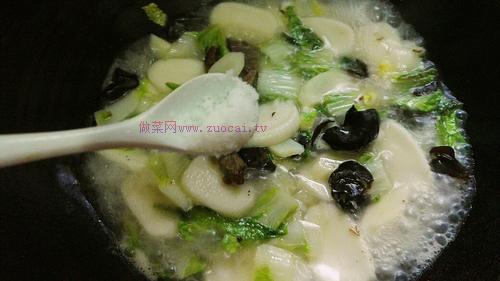 口味多样，深受大家喜爱的山药牛肉汤年糕怎么做