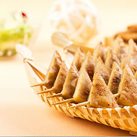 外皮酥脆、内里嫩软、滋味十足的孜然豆干的做法！