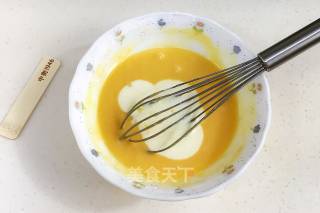 外形娇小，口感松软的双色玛德琳的做法介绍