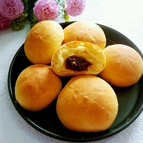 教你如何制作美味的南瓜豆沙面包