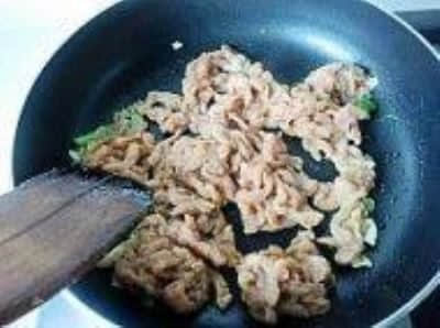 图解新鲜脆嫩的青椒肉丝的做法