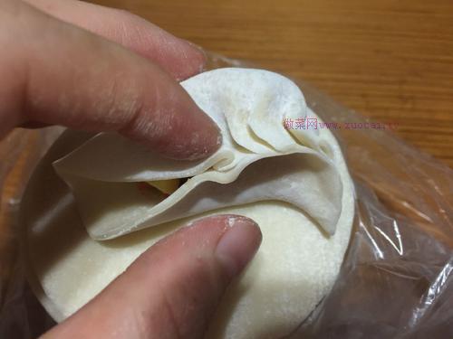 薄皮大馅，馅料鲜嫩多汁的香菇肉馅水饺的做法