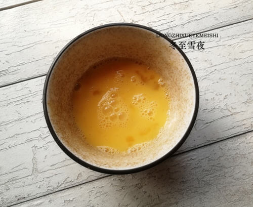 分享如何用家里剩的饺子皮做东北疙瘩汤