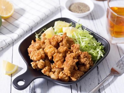 外酥里嫩的日式炸鸡的做法介绍