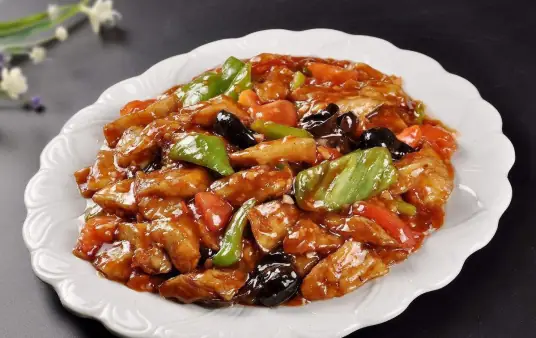 美味与营养完美结合的香味浓郁烧茄子的家常做法