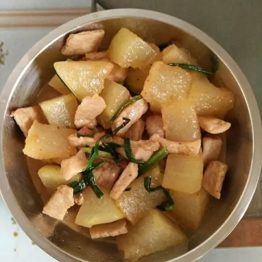 营养丰富且味道鲜美的冬瓜炖肉做法介绍