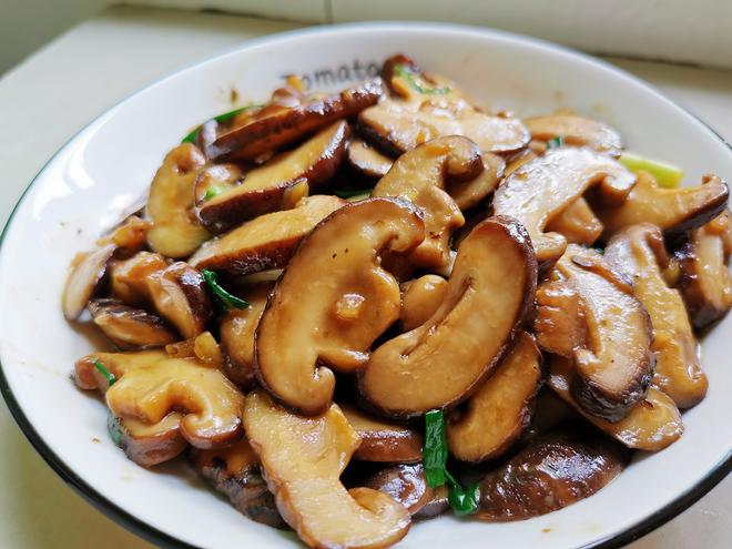 肉质肥厚细嫩，味道鲜美，香气独特的香菇怎么做